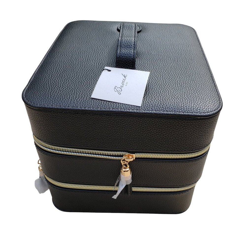 NWT Brouke & Co Leah Travel cosmetic case in black